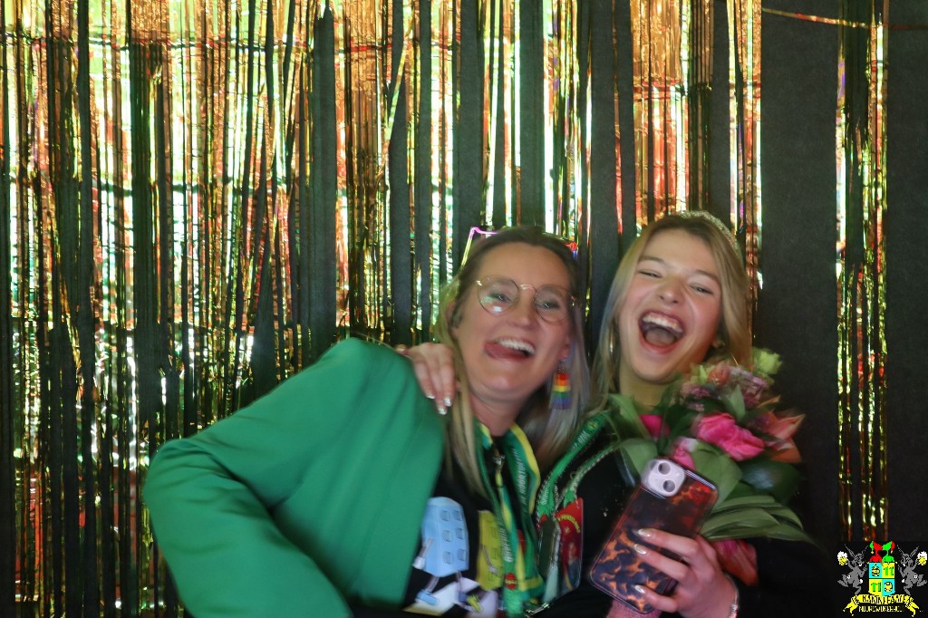 ../Images/Jeugd Opwarmbal Photobooth 376.jpg